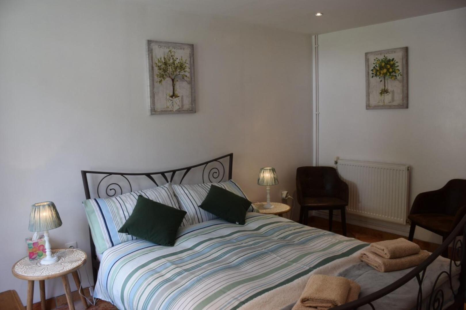 Libellule Bed & Breakfast Coussac-Bonneval ภายนอก รูปภาพ